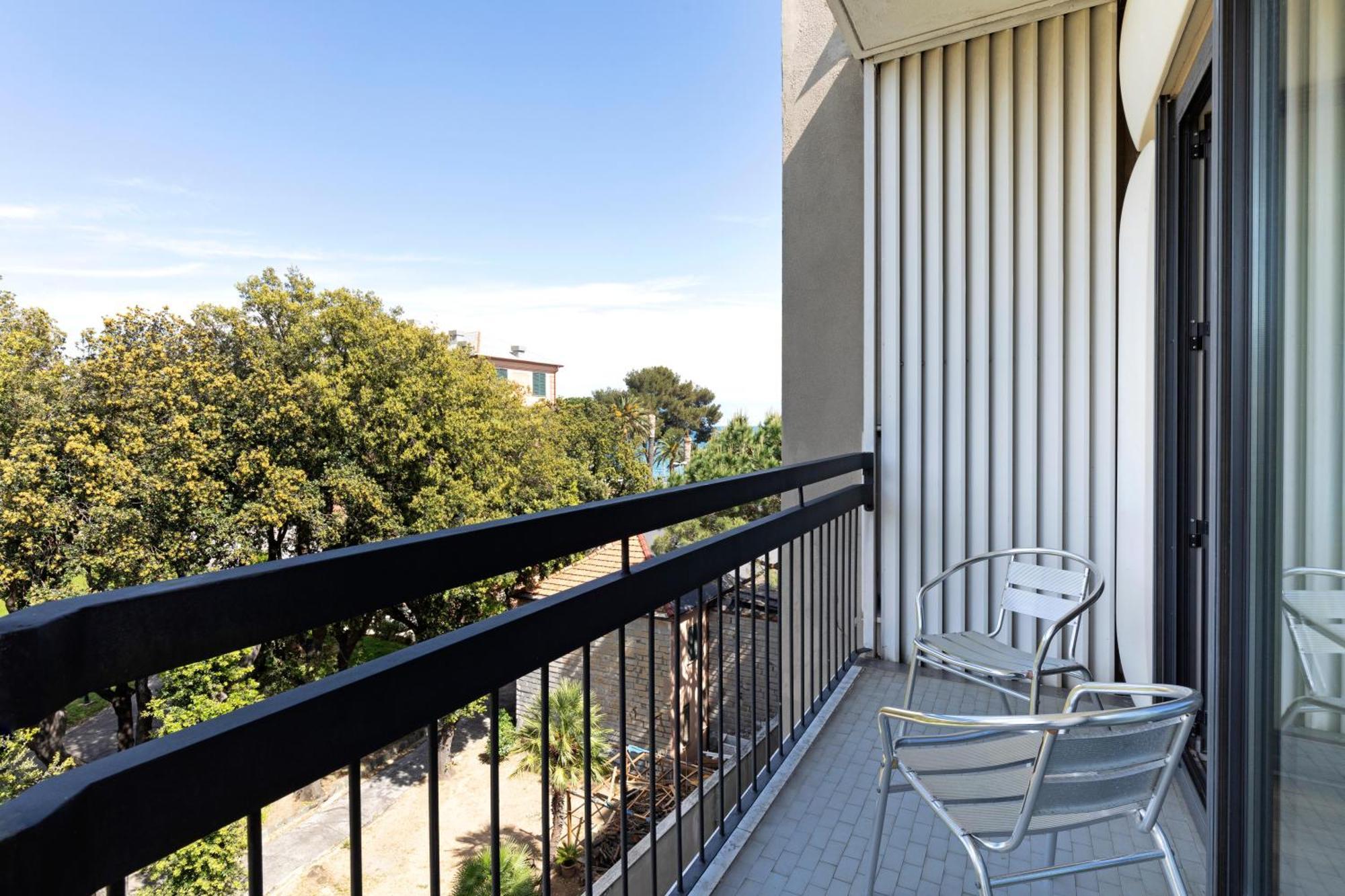 B&B Hotel Savona Exterior photo