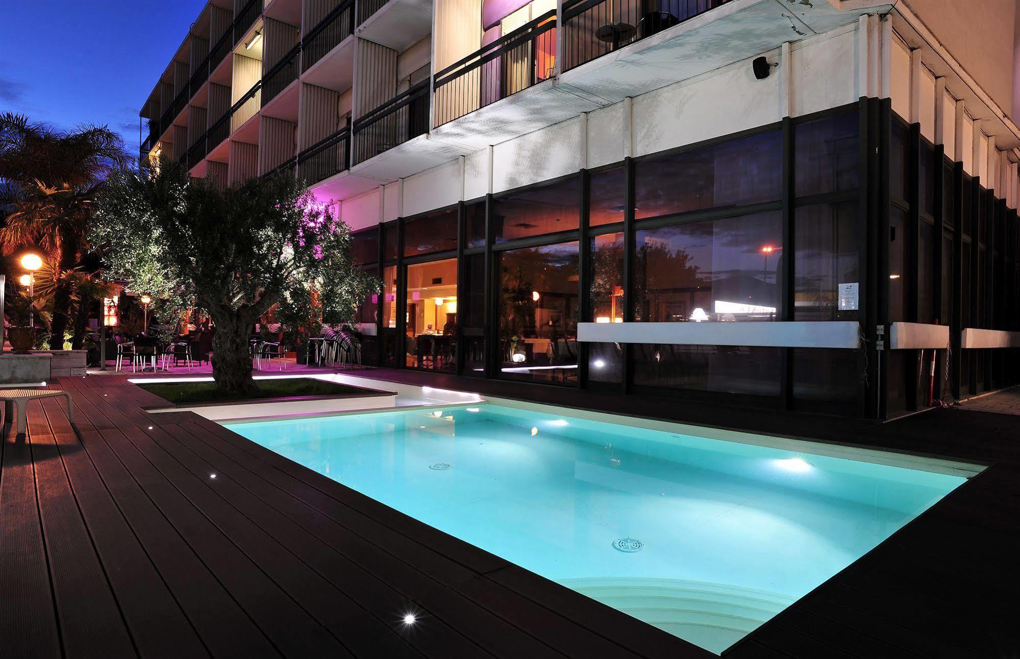 B&B Hotel Savona Exterior photo